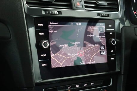 Volkswagen Golf SE NAVIGATION TDI BLUEMOTION TECHNOLOGY DSG 38