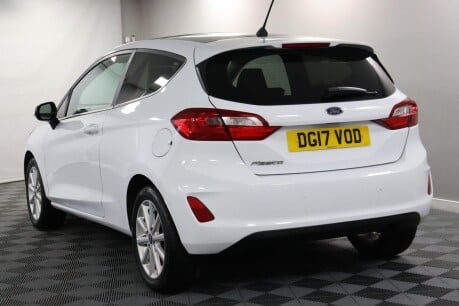 Ford Fiesta TITANIUM 10