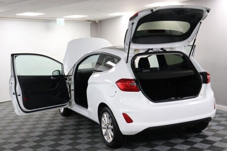 Ford Fiesta TITANIUM 21