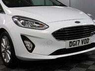 Ford Fiesta TITANIUM 24