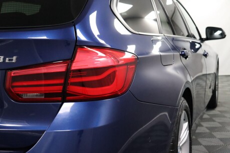 BMW 3 Series 318D SPORT TOURING 23