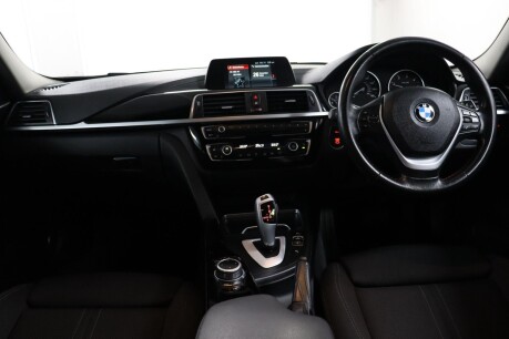 BMW 3 Series 318D SPORT TOURING 40