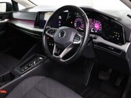 Volkswagen Golf LIFE ETSI DSG 3