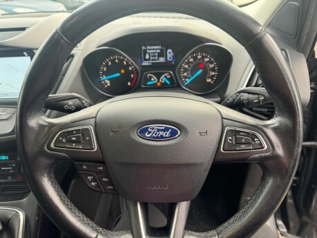 Ford Kuga ST-LINE X 12