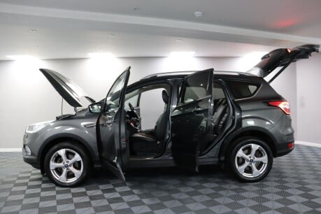 Ford Kuga ST-LINE X 4