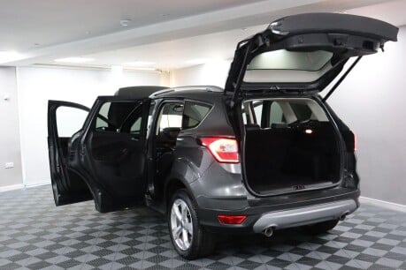 Ford Kuga ST-LINE X 21