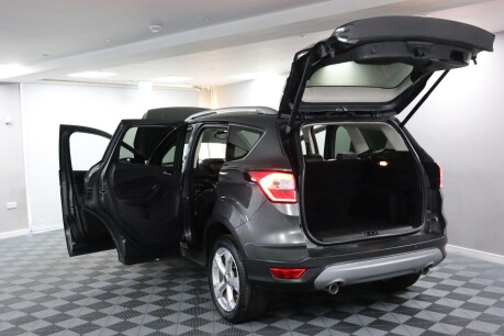 Ford Kuga ST-LINE X 13