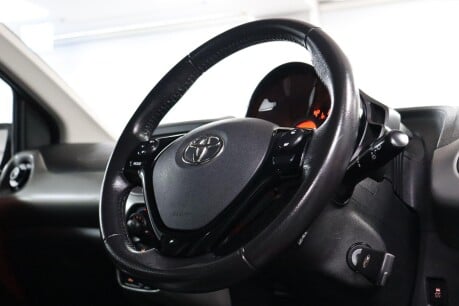 Toyota Aygo VVT-I X-PLAY 13