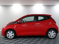 Toyota Aygo VVT-I X-PLAY 18