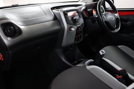 Toyota Aygo VVT-I X-PLAY 34