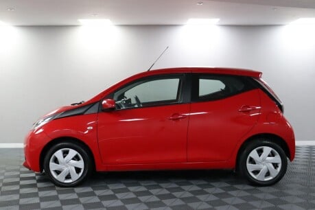 Toyota Aygo VVT-I X-PLAY 18