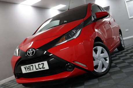 Toyota Aygo VVT-I X-PLAY 32