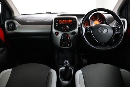 Toyota Aygo VVT-I X-PLAY 38