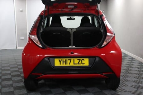 Toyota Aygo VVT-I X-PLAY 14