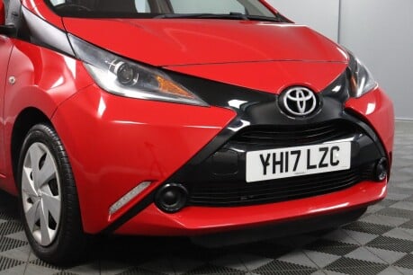 Toyota Aygo VVT-I X-PLAY 24