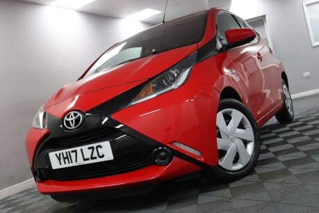 Toyota Aygo VVT-I X-PLAY 32