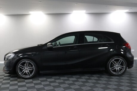 Mercedes-Benz A Class A 180 AMG LINE PREMIUM 18