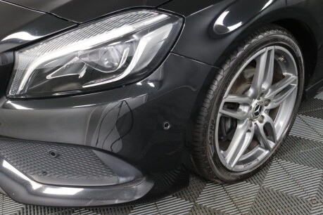 Mercedes-Benz A Class A 180 AMG LINE PREMIUM 31