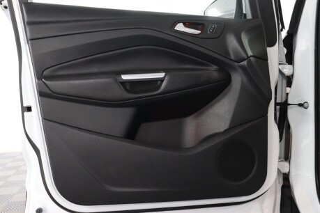 Ford Kuga TITANIUM 31