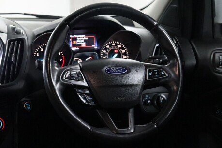 Ford Kuga TITANIUM 38