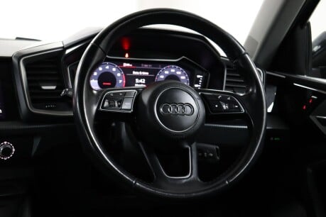 Audi A1 SPORTBACK TFSI SPORT 44