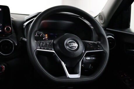 Nissan Juke DIG-T ACENTA 44