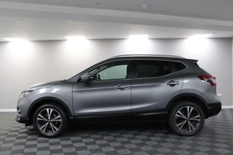 Nissan Qashqai DIG-T N-CONNECTA 18