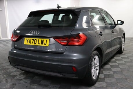 Audi A1 SPORTBACK TFSI TECHNIK 11