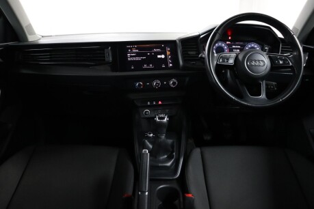 Audi A1 SPORTBACK TFSI TECHNIK 38