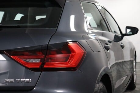 Audi A1 SPORTBACK TFSI TECHNIK 23