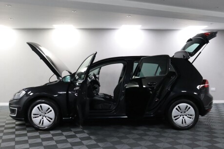 Volkswagen Golf E-GOLF 4