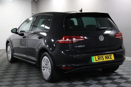 Volkswagen Golf E-GOLF 10