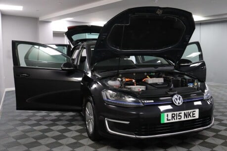 Volkswagen Golf E-GOLF 15