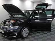 Volkswagen Golf E-GOLF 16