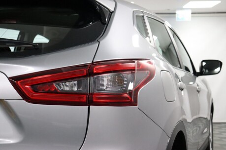Nissan Qashqai DIG-T ACENTA PREMIUM 40