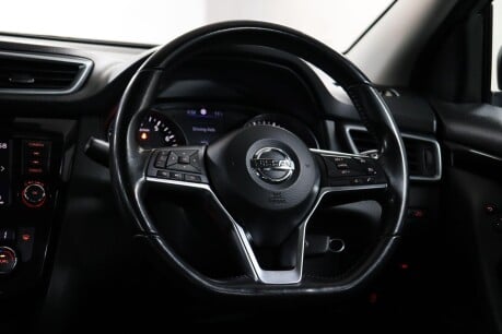 Nissan Qashqai DIG-T ACENTA PREMIUM 37