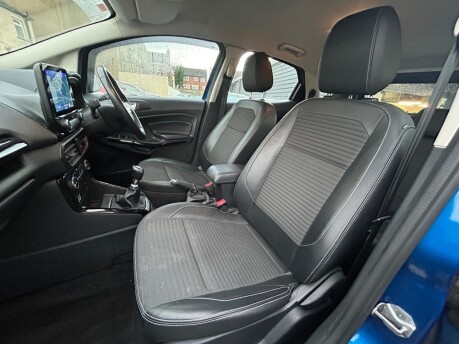 Ford Ecosport TITANIUM 13