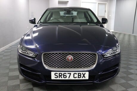 Jaguar XE D PORTFOLIO 2