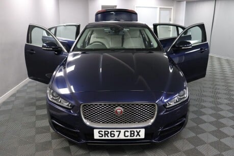 Jaguar XE D PORTFOLIO 7