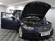 Jaguar XE D PORTFOLIO 15