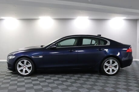 Jaguar XE D PORTFOLIO 18