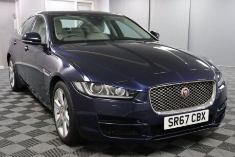 Jaguar XE D PORTFOLIO 30