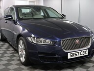 Jaguar XE D PORTFOLIO 3