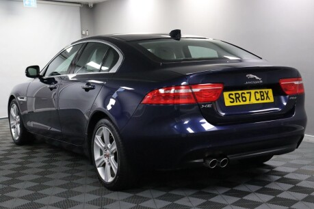 Jaguar XE D PORTFOLIO 8