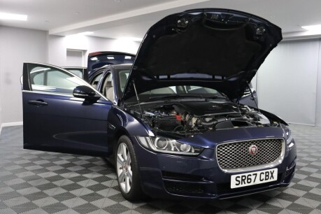 Jaguar XE D PORTFOLIO 9