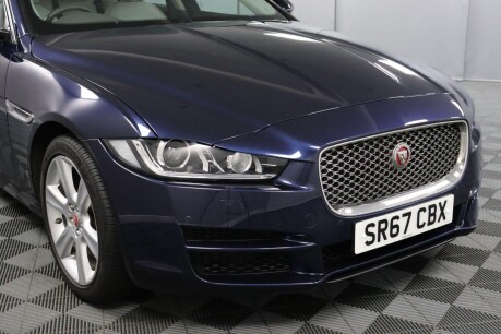Jaguar XE D PORTFOLIO 10