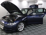 Jaguar XE D PORTFOLIO 12