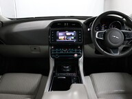 Jaguar XE D PORTFOLIO 13