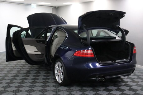 Jaguar XE D PORTFOLIO 14