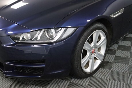 Jaguar XE D PORTFOLIO 19